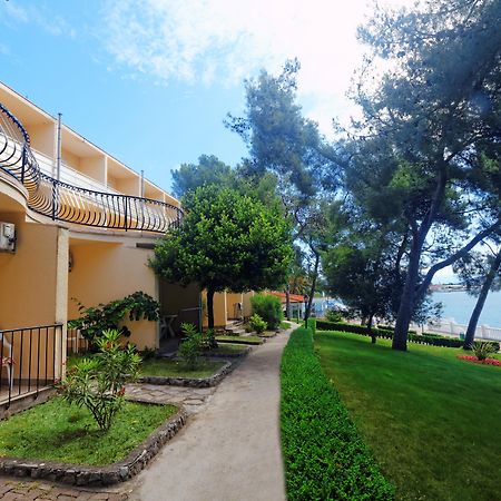 Hotel Val All Inclusive Доньї-Сегет Екстер'єр фото