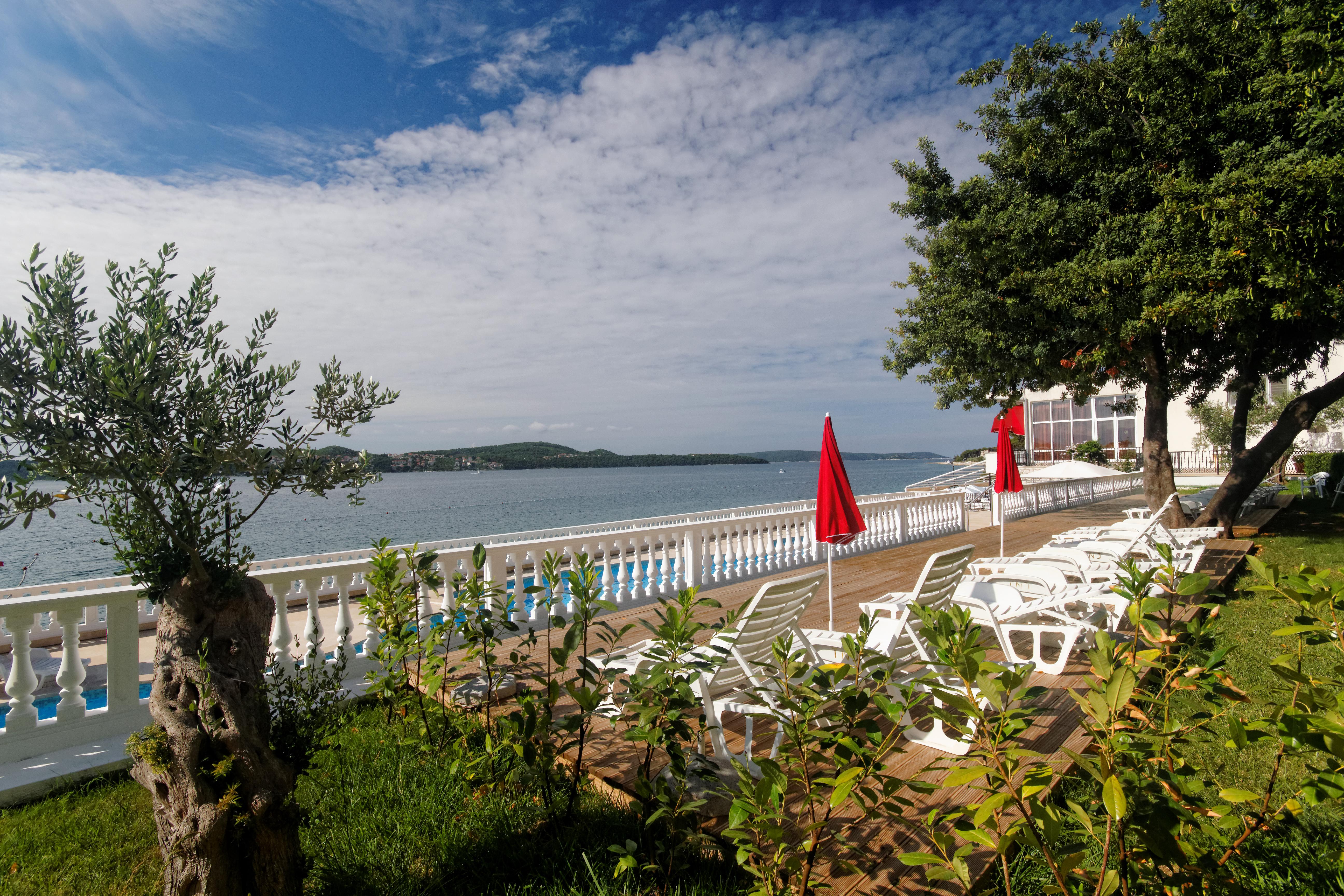 Hotel Val All Inclusive Доньї-Сегет Екстер'єр фото