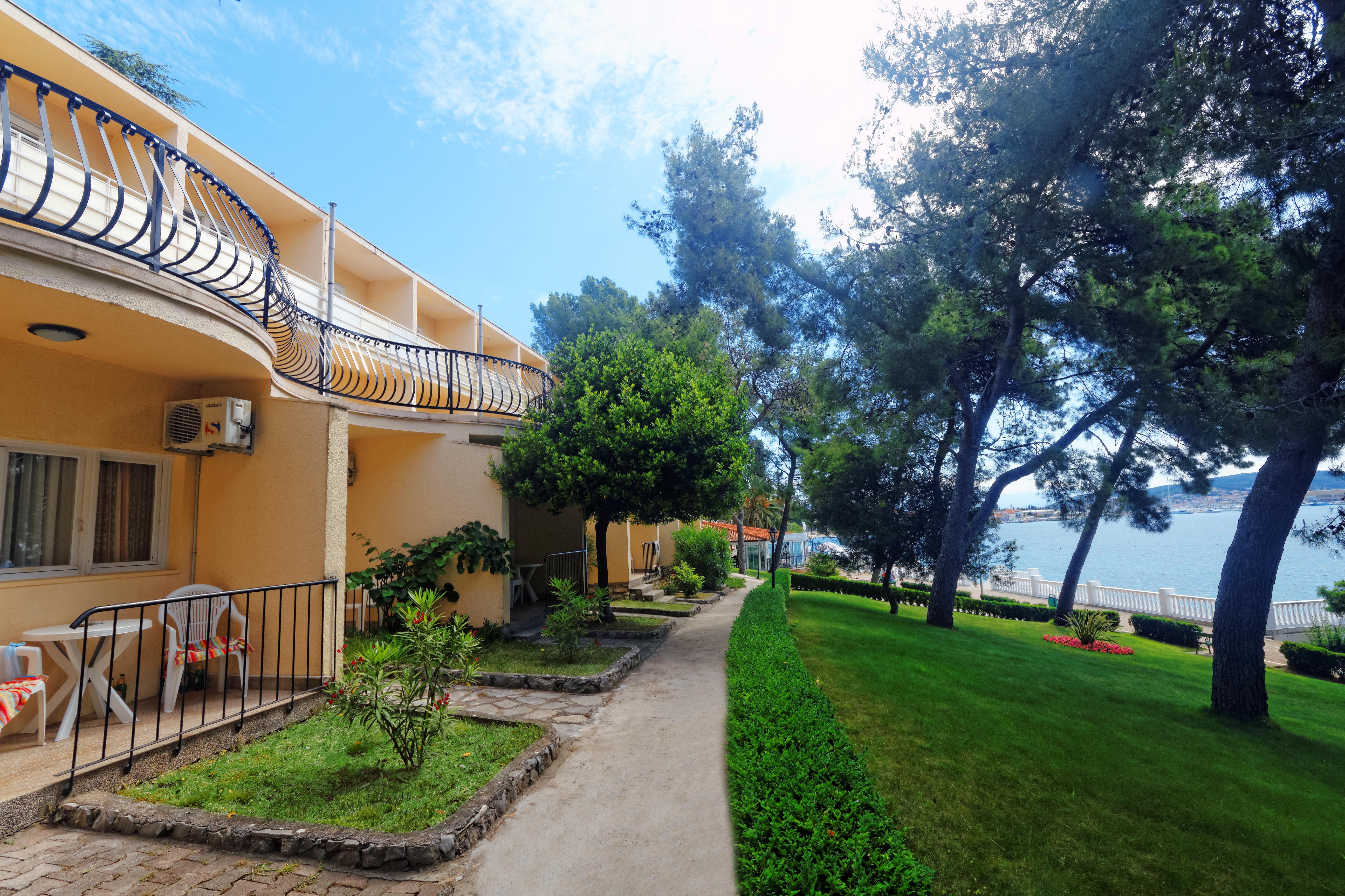 Hotel Val All Inclusive Доньї-Сегет Екстер'єр фото