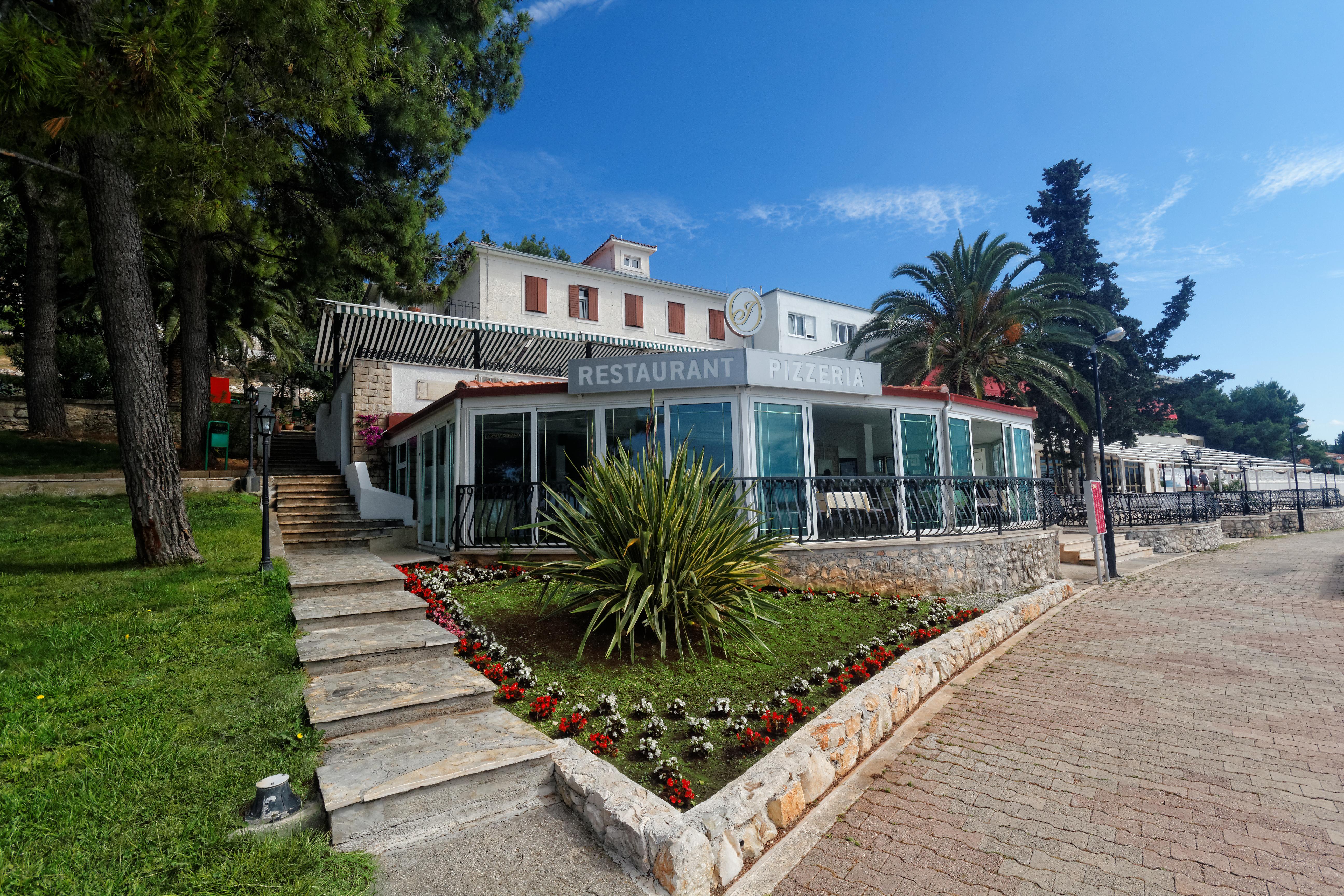 Hotel Val All Inclusive Доньї-Сегет Екстер'єр фото