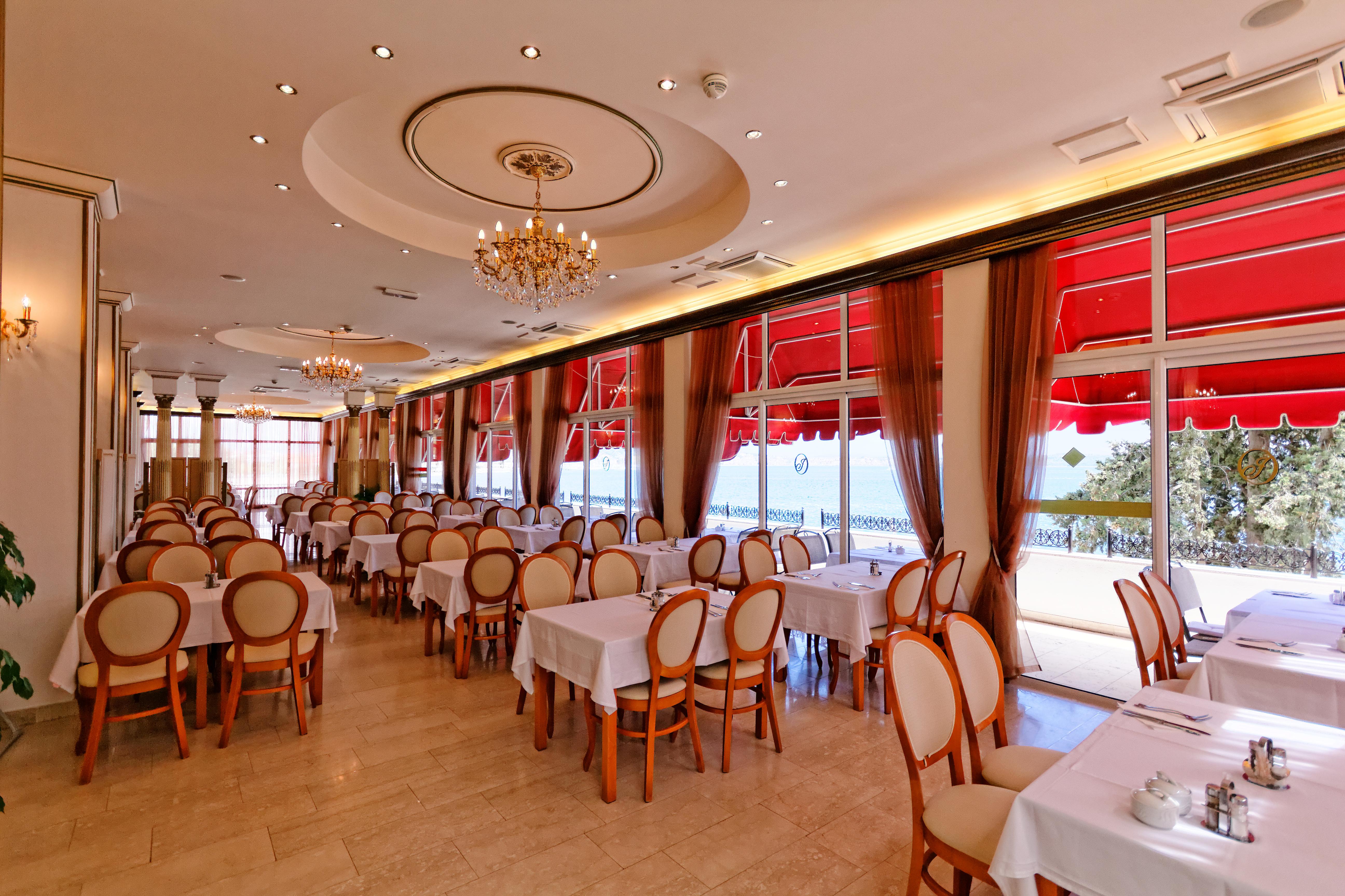 Hotel Val All Inclusive Доньї-Сегет Екстер'єр фото