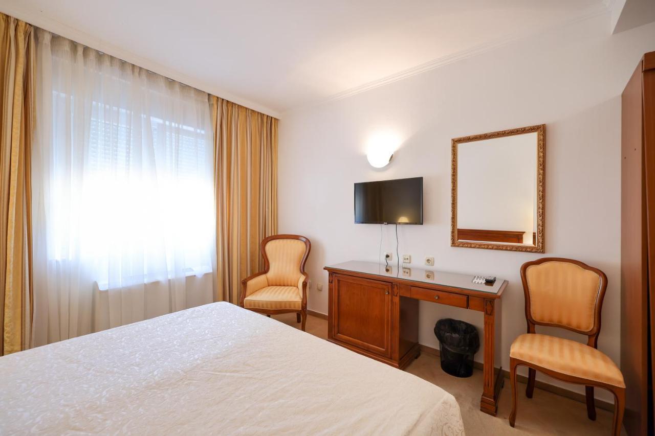 Hotel Val All Inclusive Доньї-Сегет Екстер'єр фото