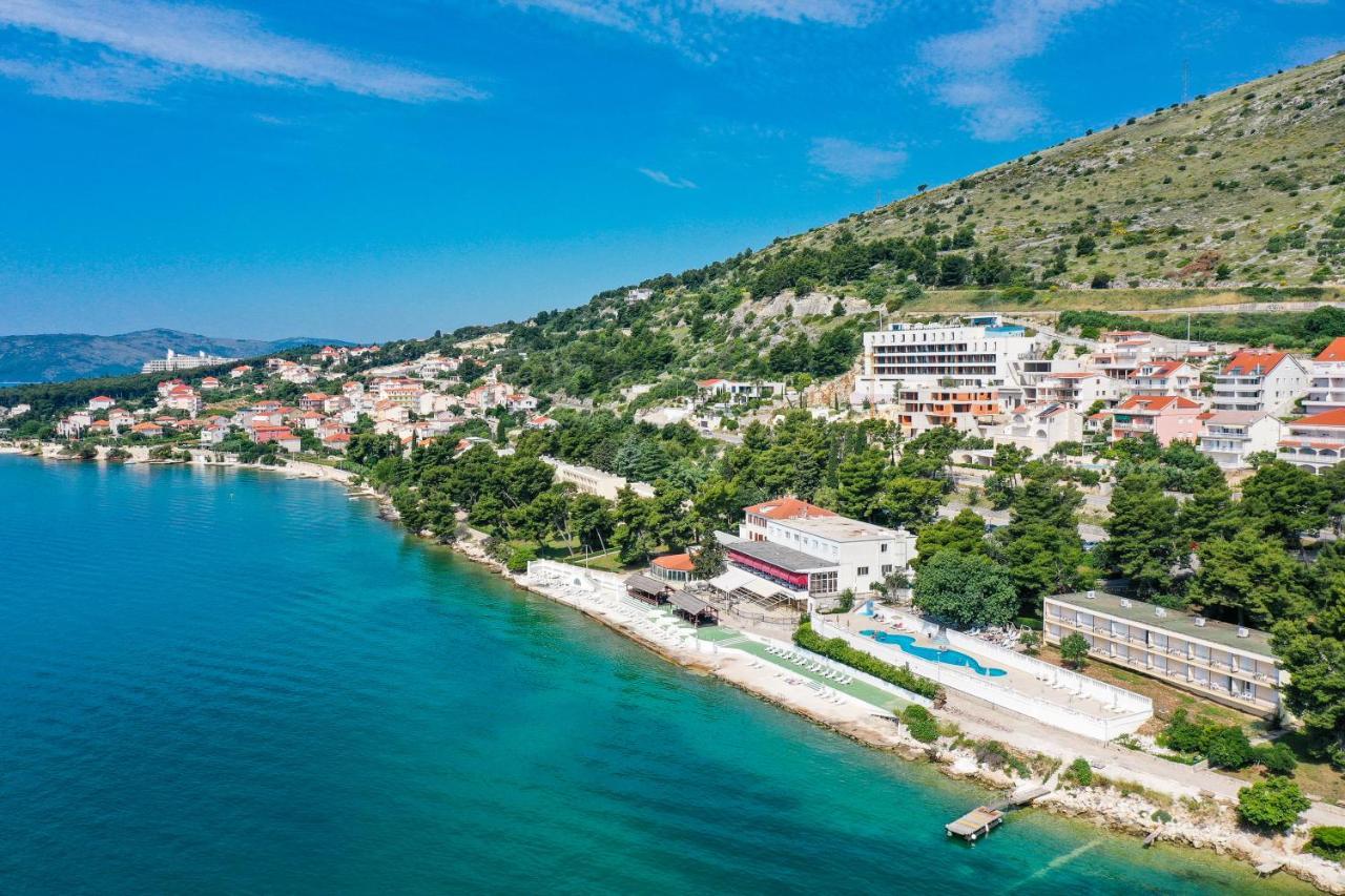 Hotel Val All Inclusive Доньї-Сегет Екстер'єр фото
