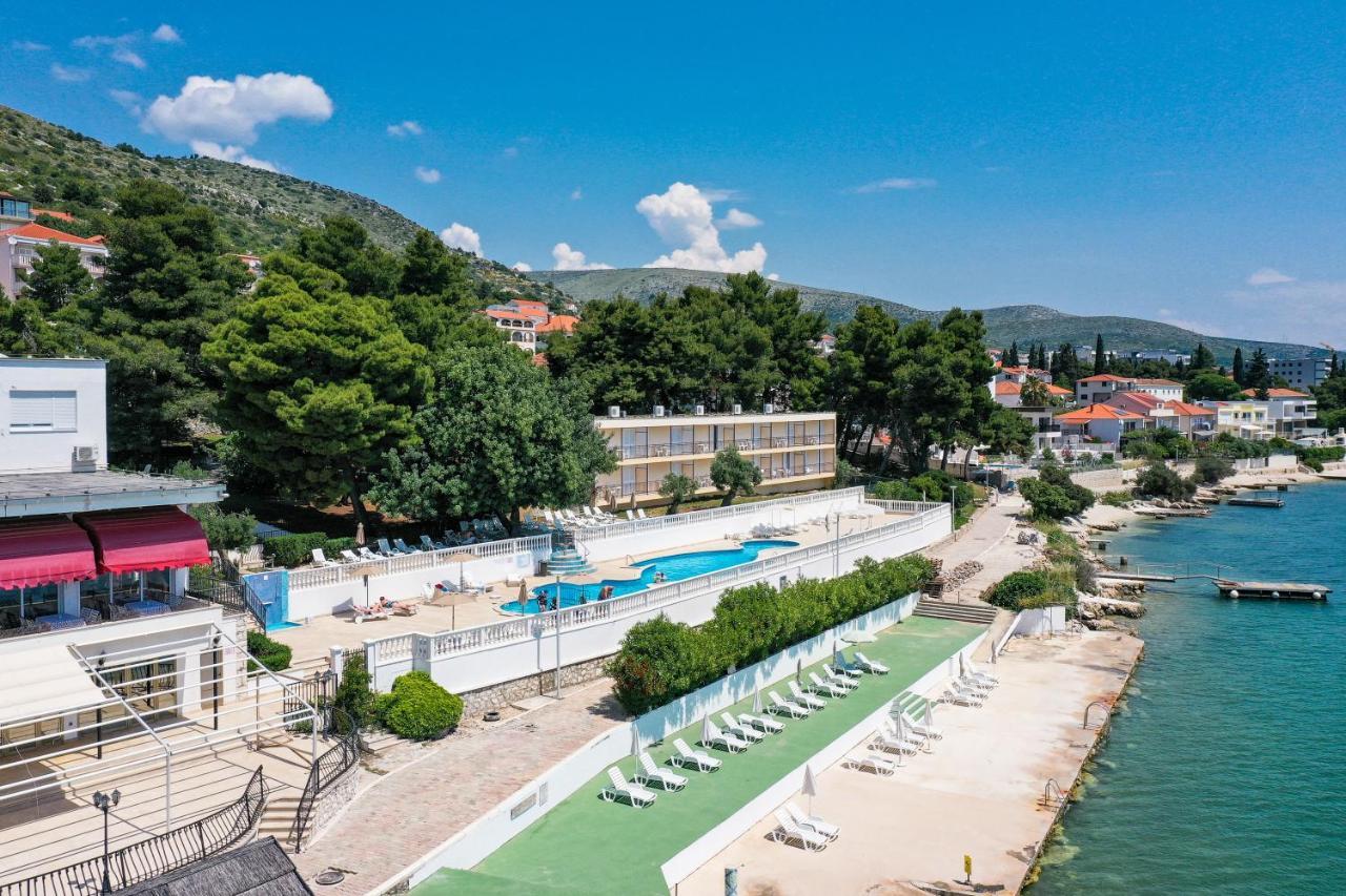 Hotel Val All Inclusive Доньї-Сегет Екстер'єр фото