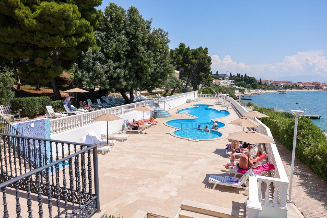 Hotel Val All Inclusive Доньї-Сегет Екстер'єр фото