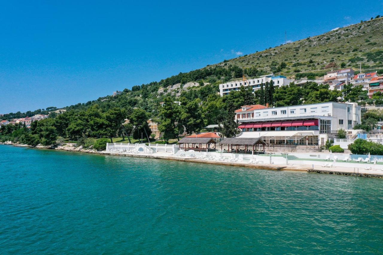 Hotel Val All Inclusive Доньї-Сегет Екстер'єр фото