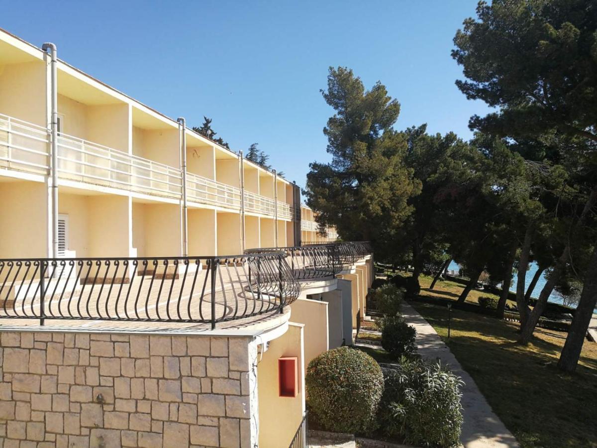 Hotel Val All Inclusive Доньї-Сегет Екстер'єр фото