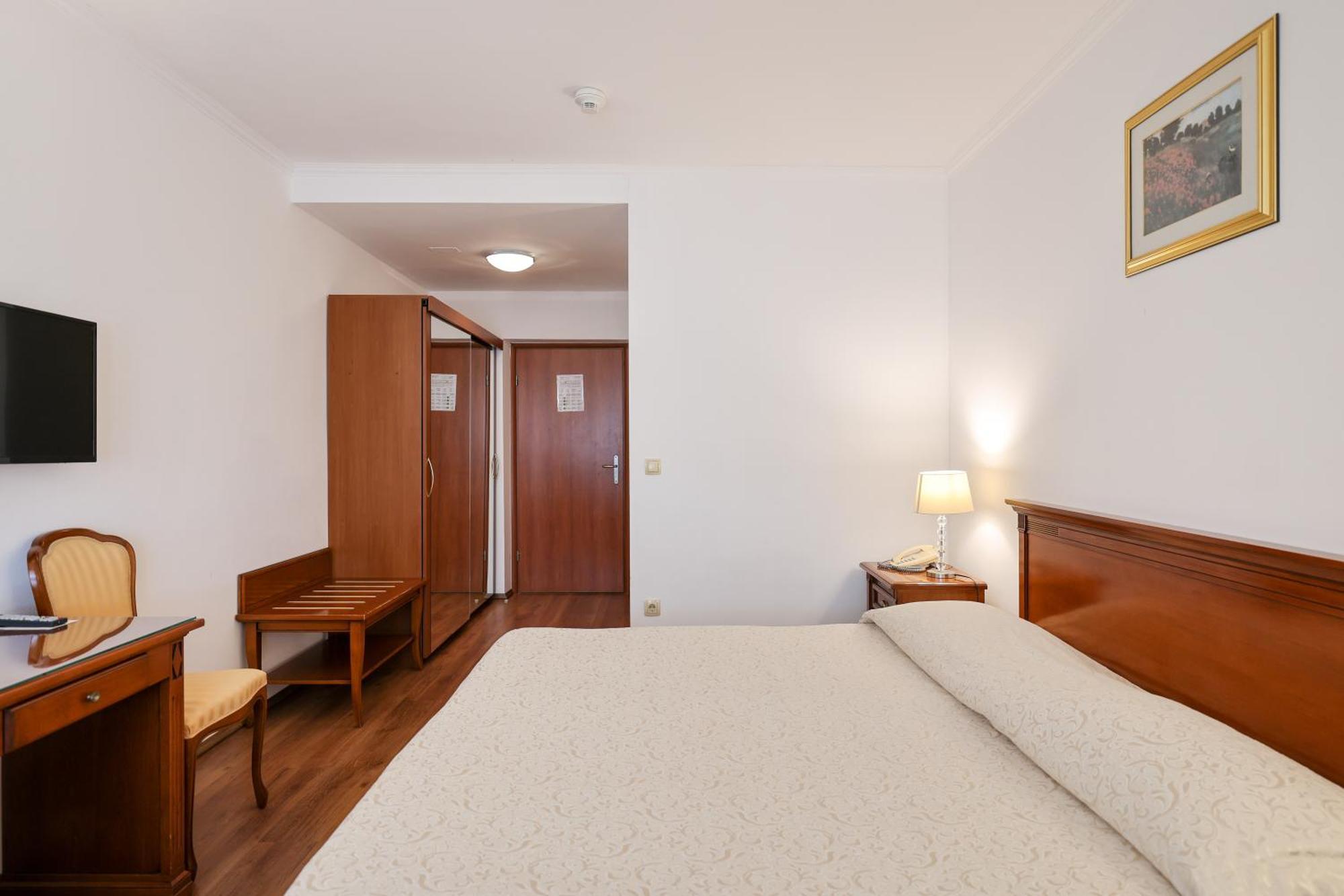 Hotel Val All Inclusive Доньї-Сегет Екстер'єр фото