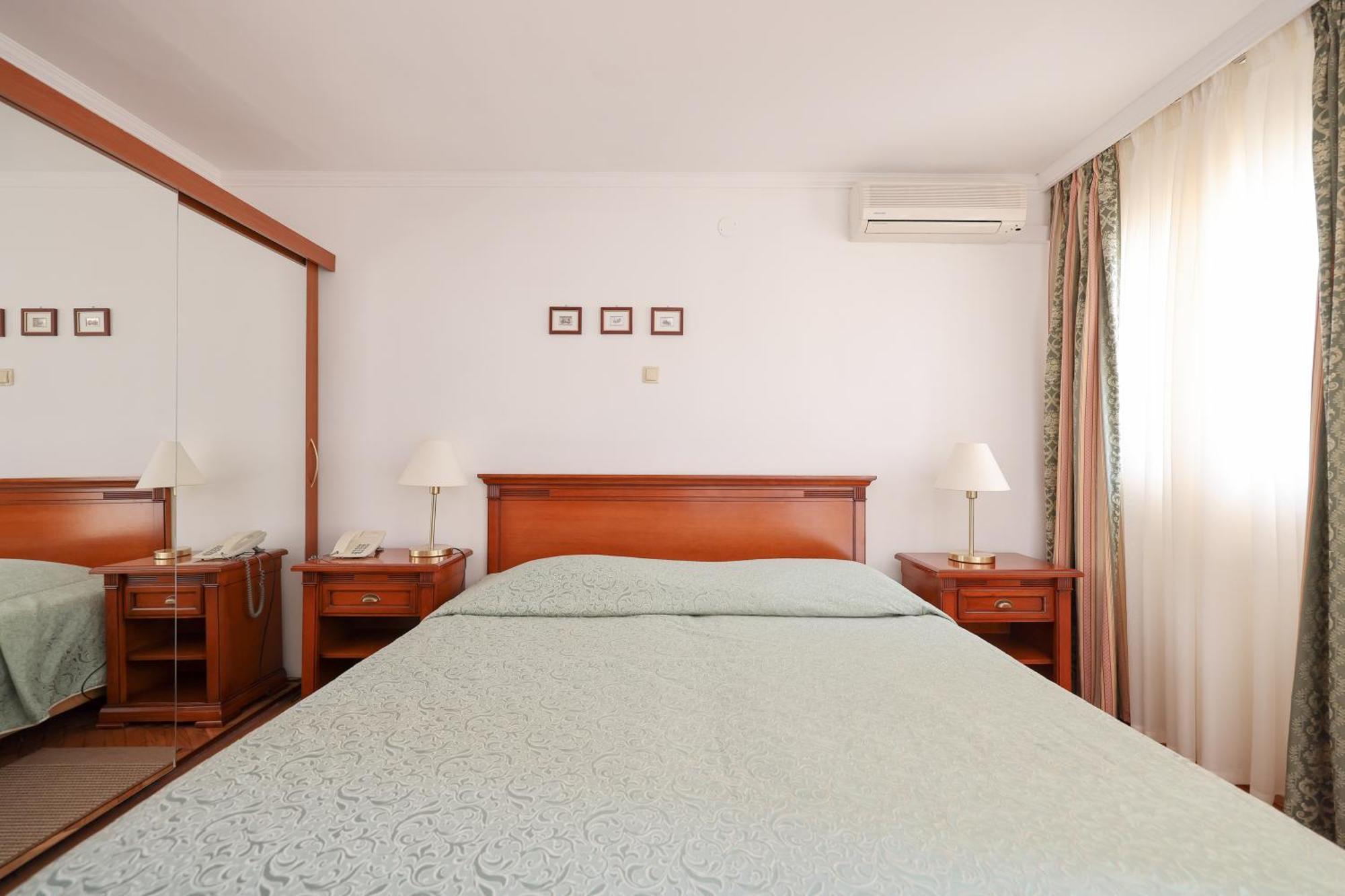 Hotel Val All Inclusive Доньї-Сегет Екстер'єр фото