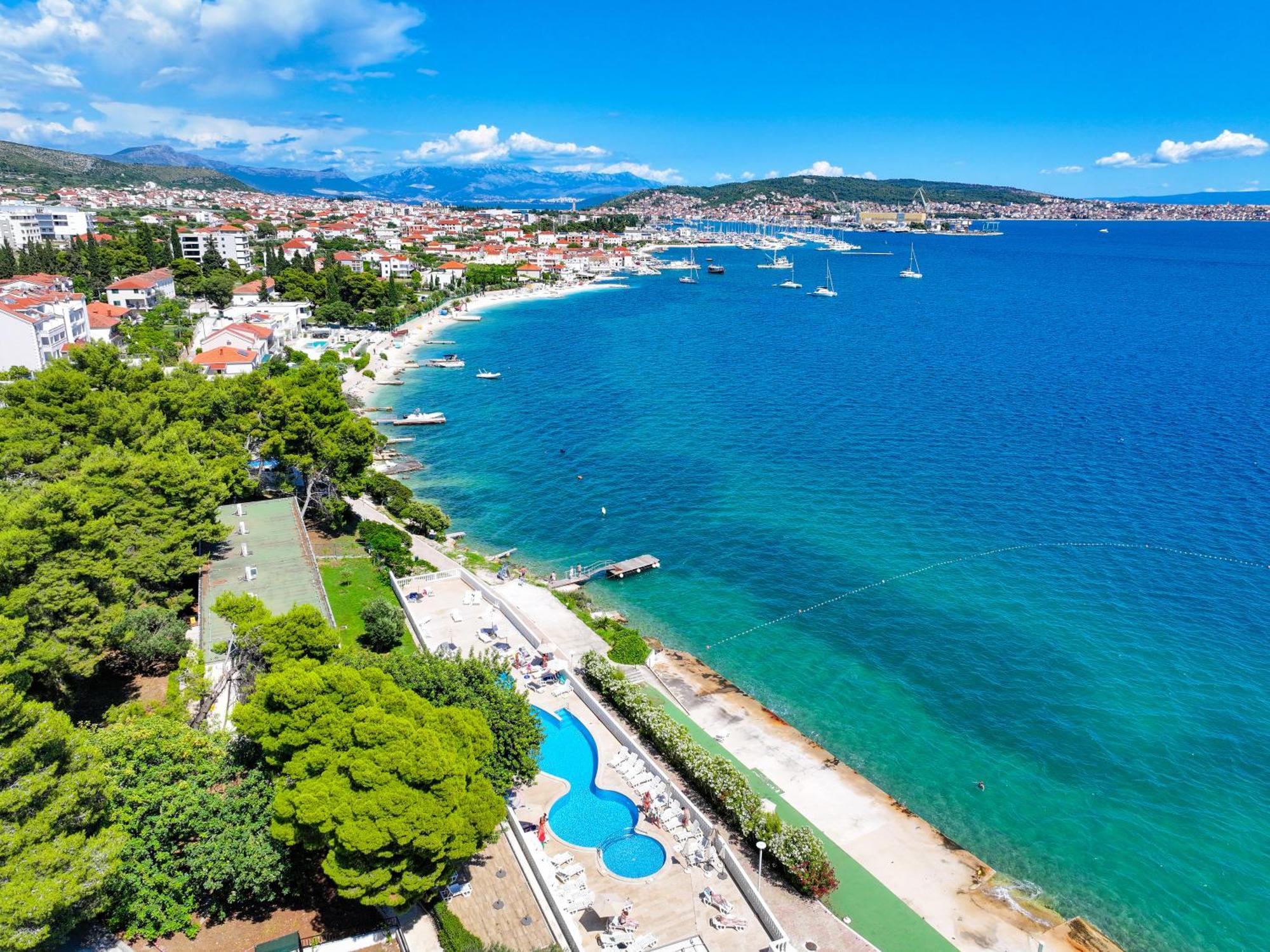 Hotel Val All Inclusive Доньї-Сегет Екстер'єр фото